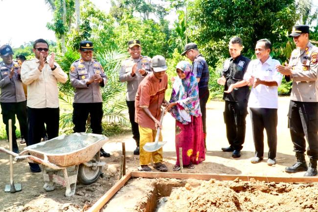 Polres Rokan Hulu Bersama Baznas Provinsi Riau Laksanakan Peletakan Batu Pertama