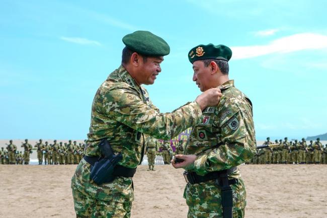 Dikukuhkan Warga Kehormatan Kostrad, Kapolri: TNI-Polri Terus Bersinergi Jaga Wibawa Negara dan Raky