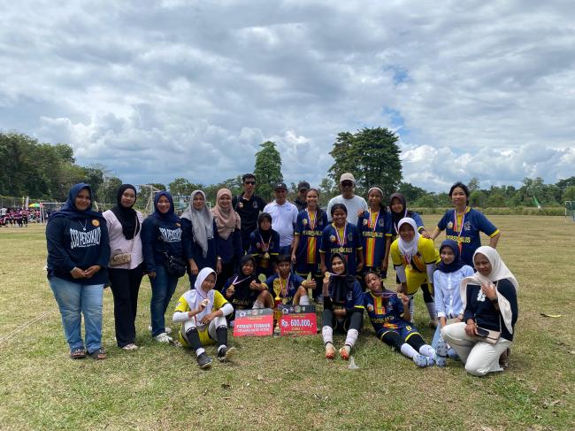 Raih Juara Pertama di Turnamen 3 Brother Dumai, Tim Putri SSB Persikalis Bermain Sangat Ofensif