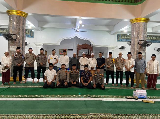 Waka Polres Kampar Gelar Sholat Tarawih Keliling Di Mesjid Al Kiram