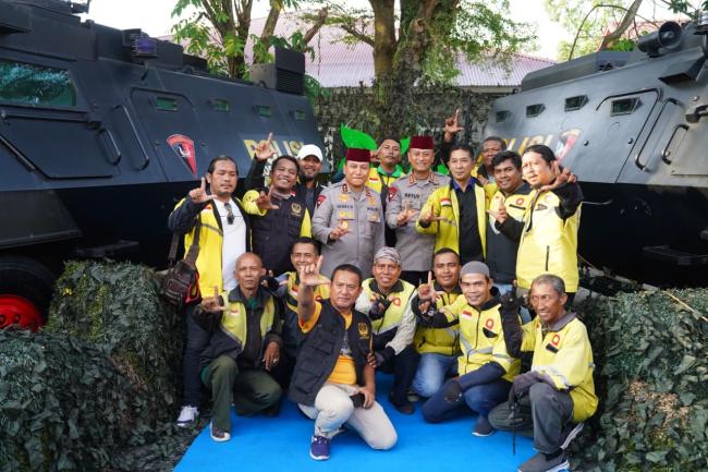 Perkuat Kamtibmas di Bulan Suci, Kapolda Riau Buka Bareng Ojol dan Mahasiswa