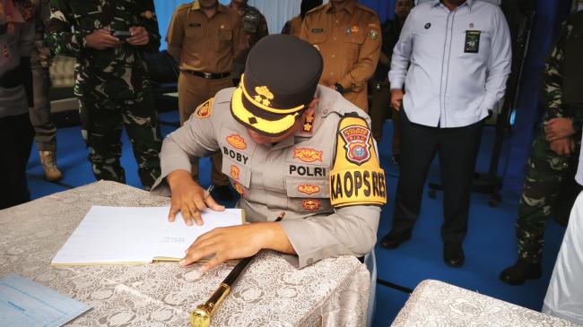 Kapolres Kampar Dampingi Bupati dan Forkopimda Tinjau Pos Terpadu Lebaran, Pastikan Mudik Aman