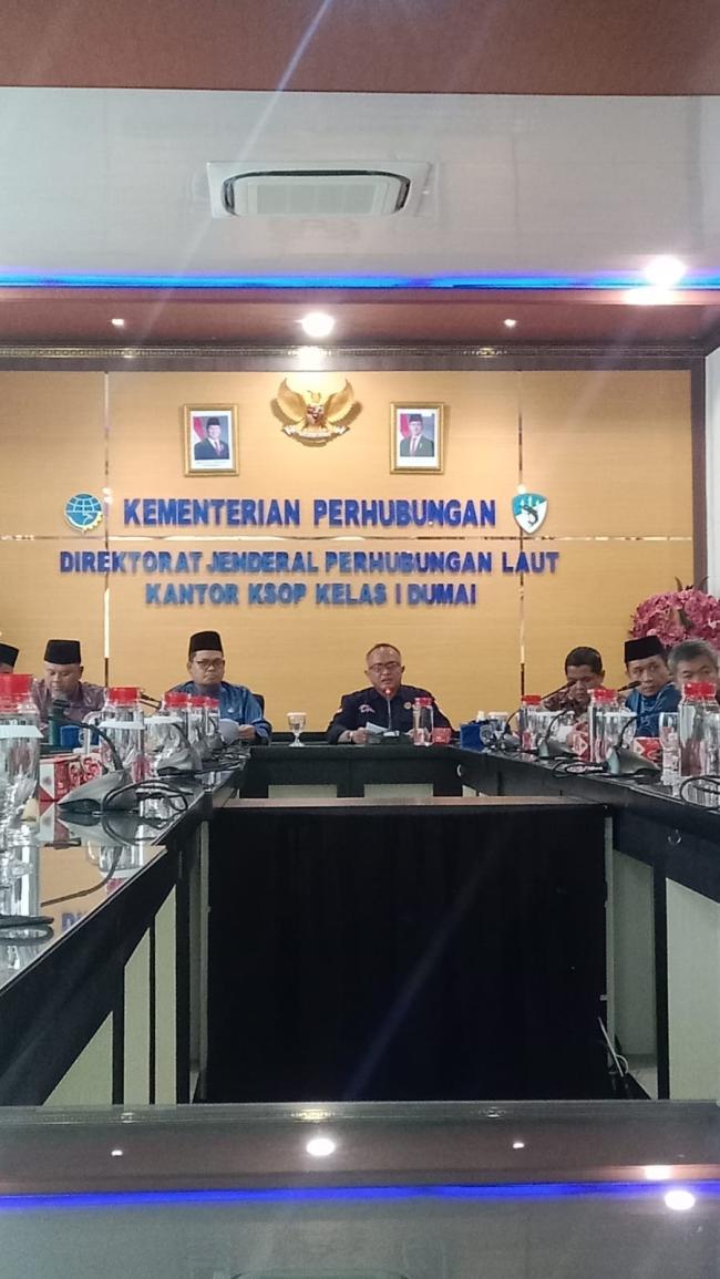TKBM  Tenaga Kerja Bongkar Muat Dumai Pembentukan  UUPJ Di Wilayah  Terminal Khusus  untuk  melayani
